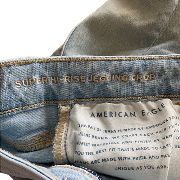American Eagle Ripped Super High-Waisted Jegging Light Wash Jeans Size 6 - Picture 7 of 7